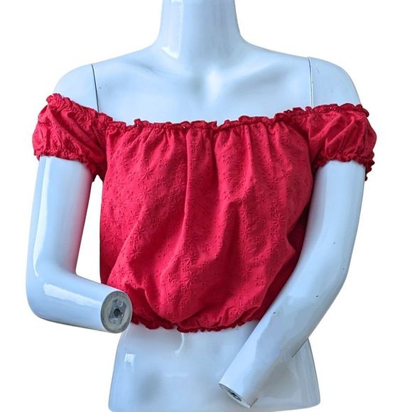 NEW Red Over the Shoulder Crop Top With Florets crochet Size Medium Eyelet Top - Picture 7 of 7